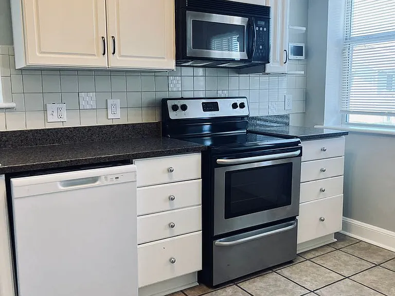 5783 McPherson Ave. — Photo 43