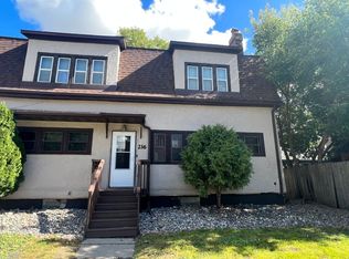 216 12th St S, Fargo, ND 58103