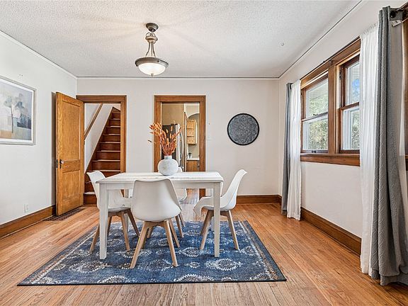 4th image of 2522 A Ave NE
