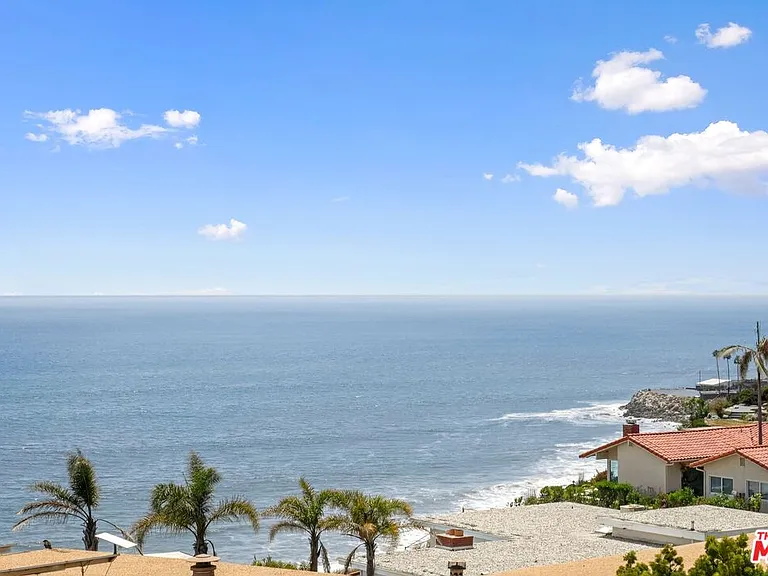 18103 Coastline Dr #8 — Photo 17