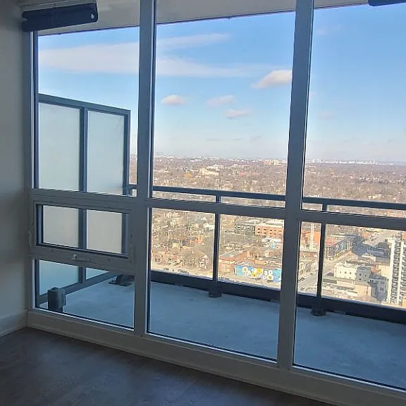 30 Roehampton Ave #2907 — Photo 10