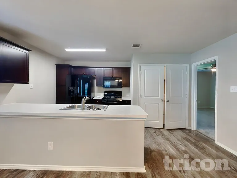 5306 Everett Loop — Photo 5