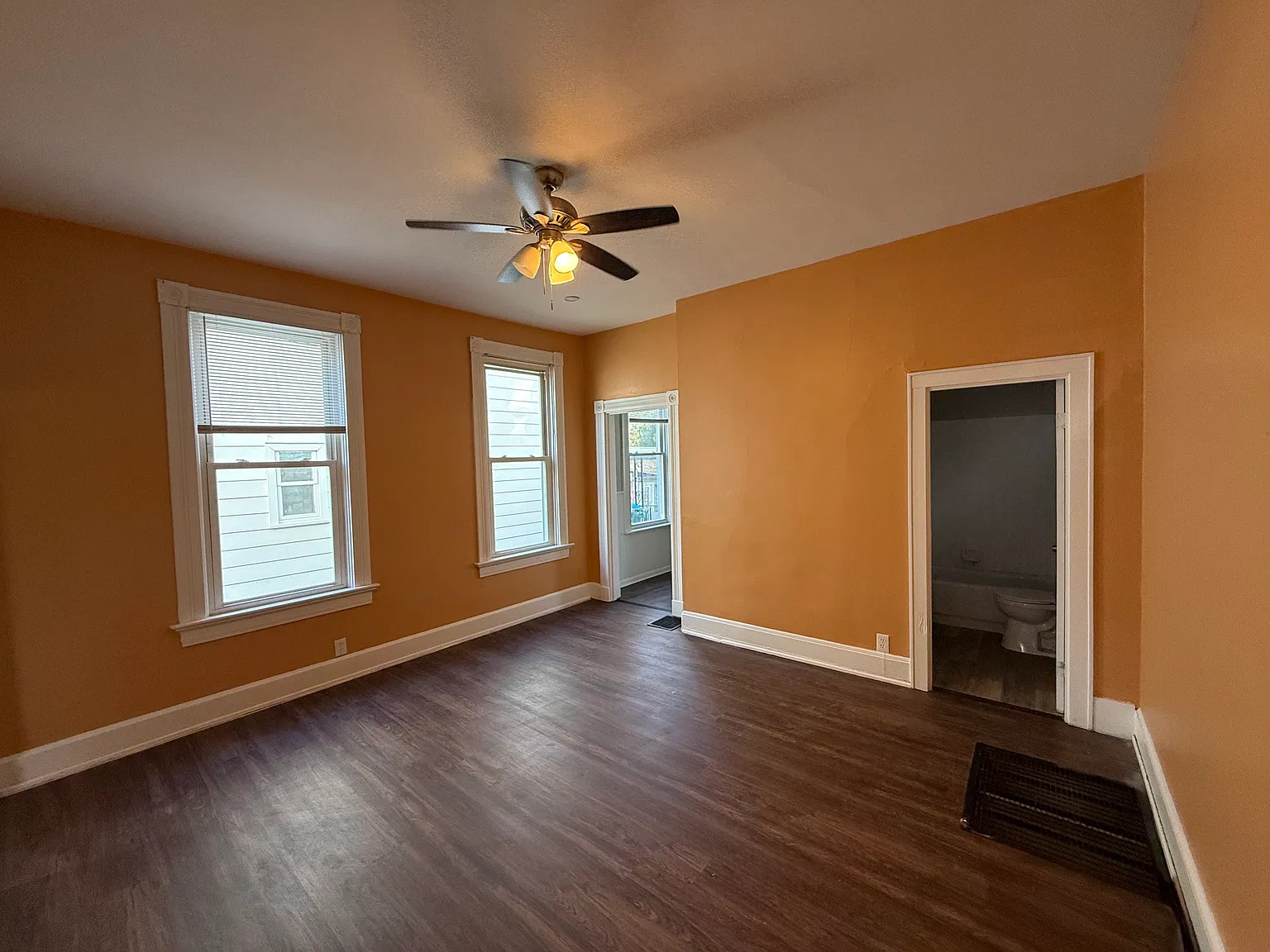 3 bed, 1800 sqft, $1,740 — Photo 4