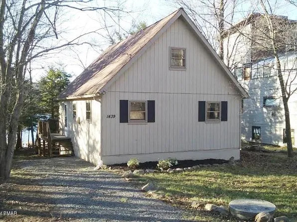 1439 Waterfront Dr, Tobyhanna, PA 18466