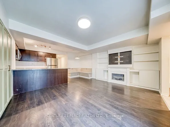 3 Applewood Ln W #103, Toronto, ON M9C 0C1