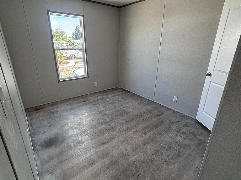 7480 SE Eagle Ave — Photo 13