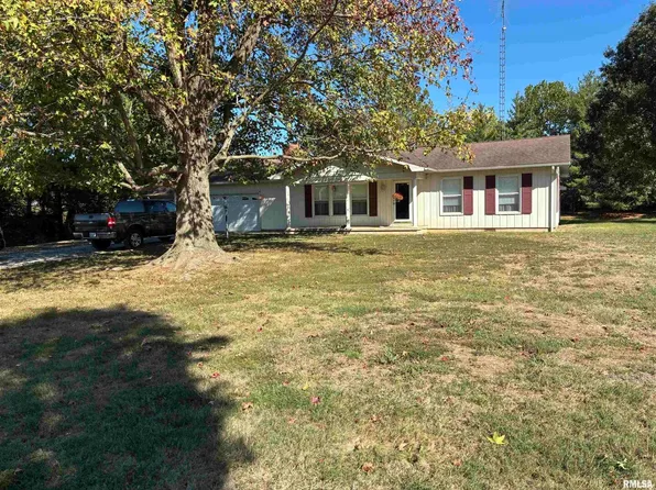 12782 N Blackhawk Ln, Mount Vernon, IL 62864