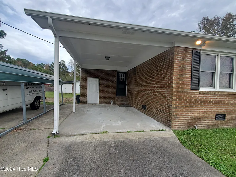 1847 Stanton Dr — Photo 3
