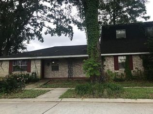 901 Green Acres Rd, Metairie, LA 70003