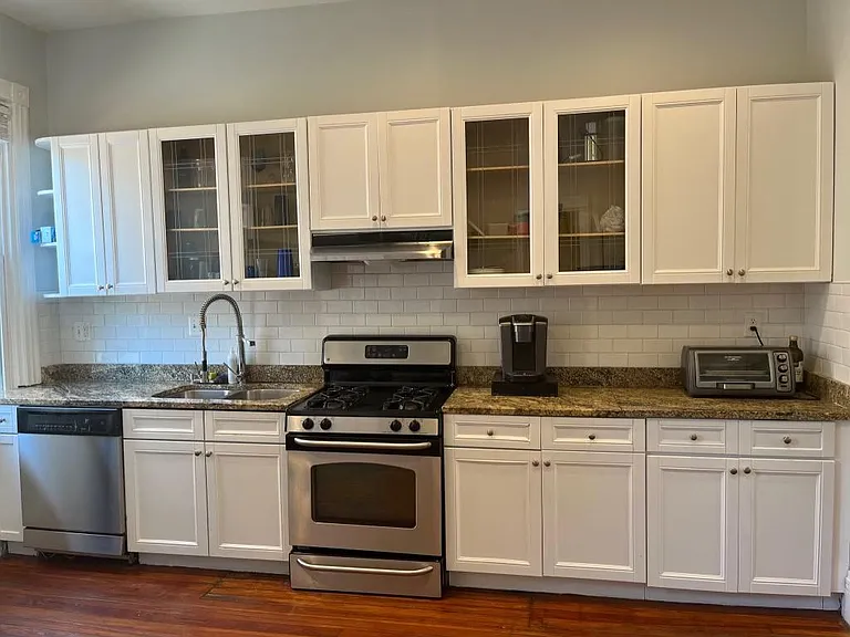8 G St NE — Photo 5