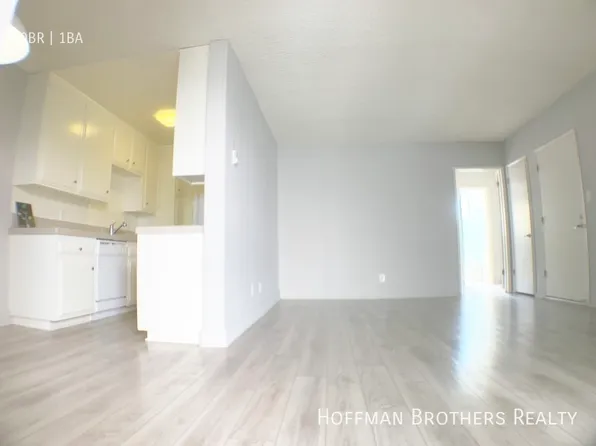 1415 S Bundy Dr, Los Angeles, CA