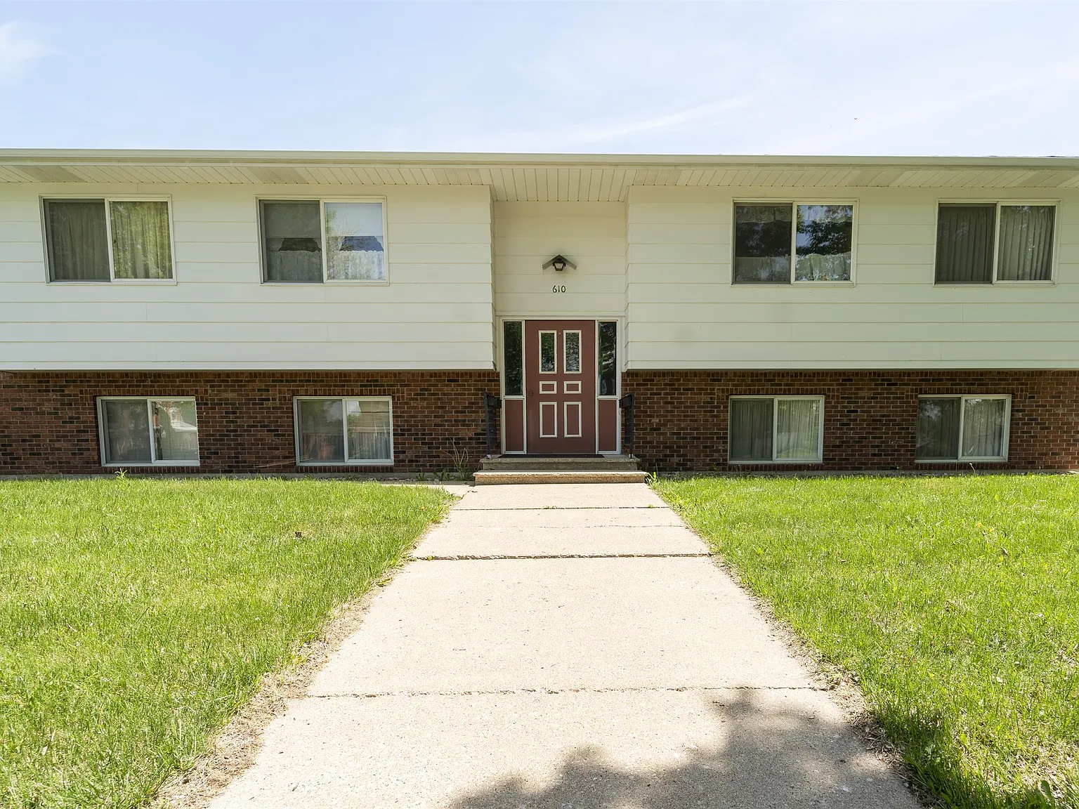 610 2nd Avenue - 4 — Photo 1