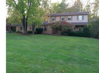 410 Chatsworth Ln, Canfield, OH 44406