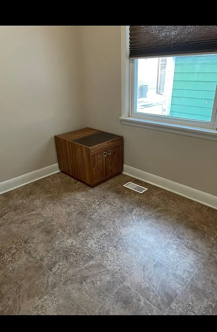 4 bed, $2,650 — Photo 3