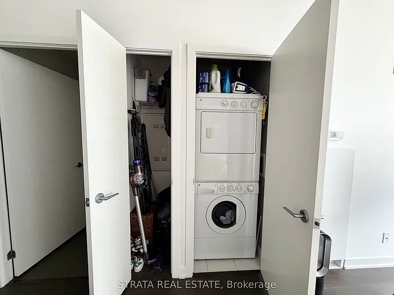 1201 Dundas St E #606 — Photo 11