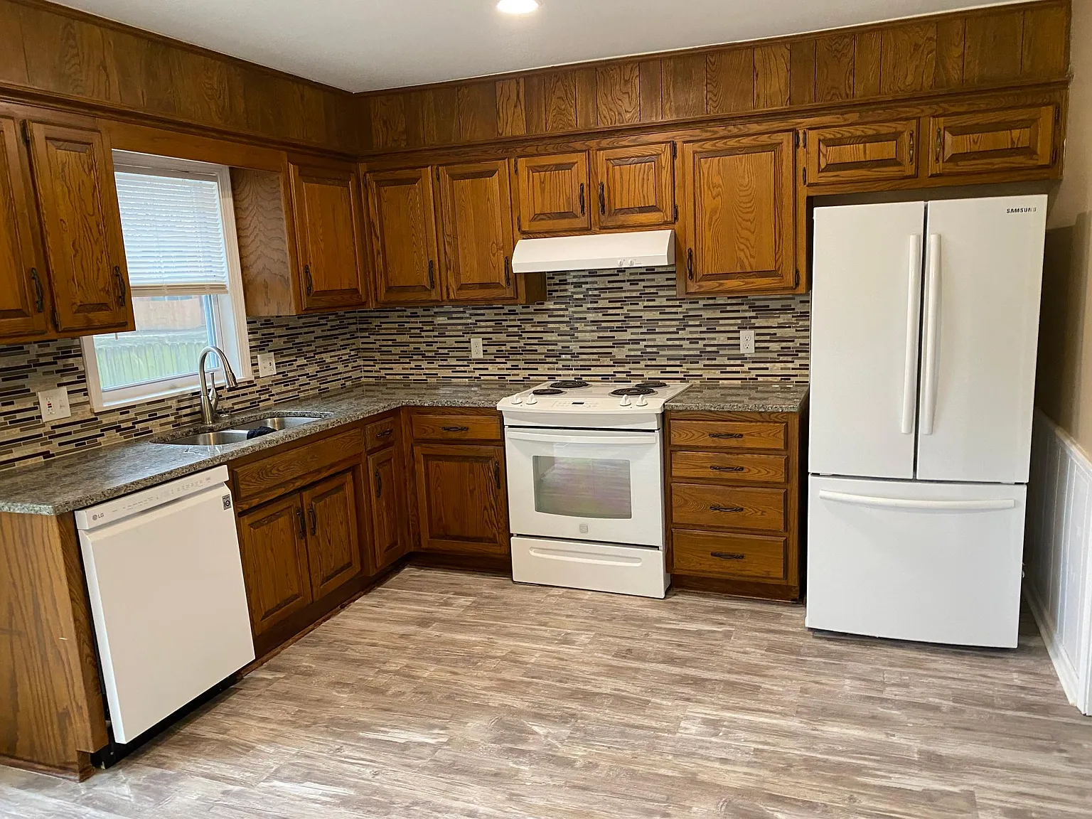 3 bed, 2.5 bath, 1450 sqft, $1,900 — Photo 4