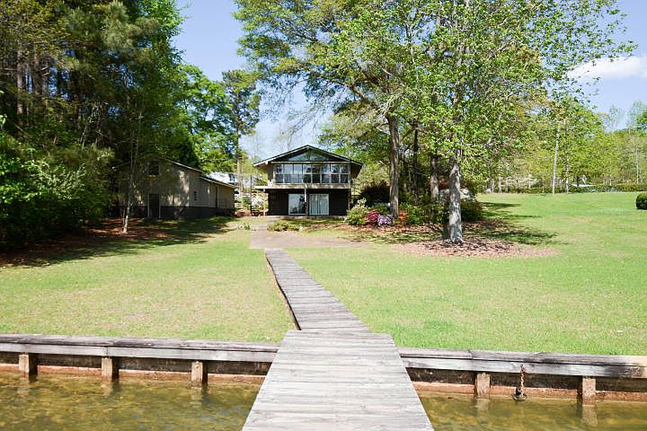1st image of 21 Bayside Dr