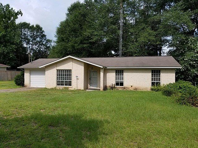 2nd image of 309 Oak Dr
