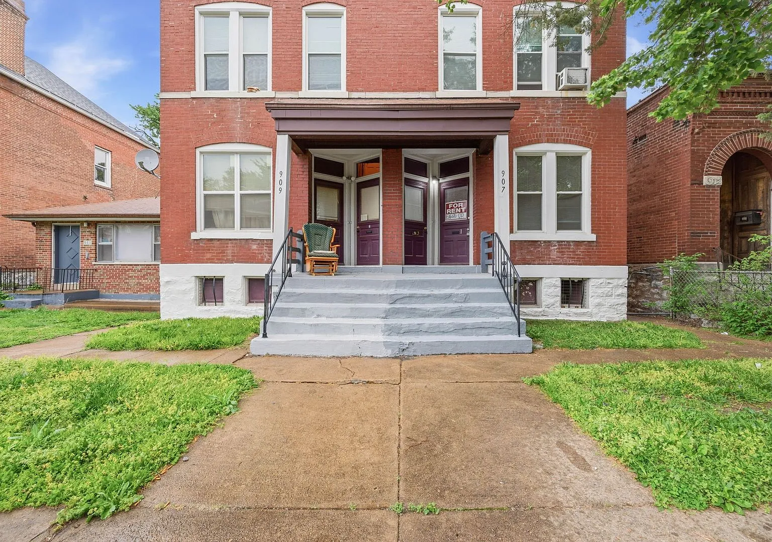907-909 Bates — Photo 2