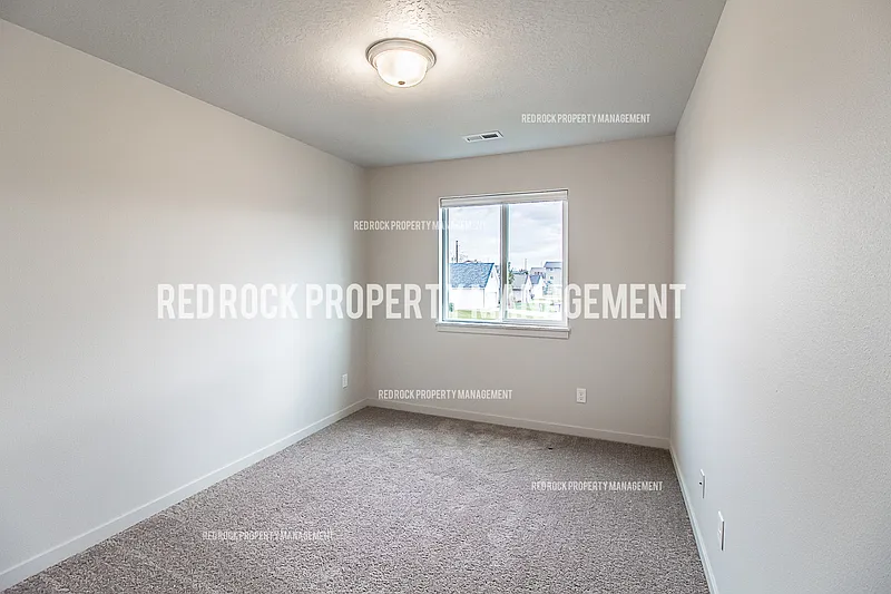 3 bed, 2.5 bath, 1490 sqft, $1,995 — Photo 4