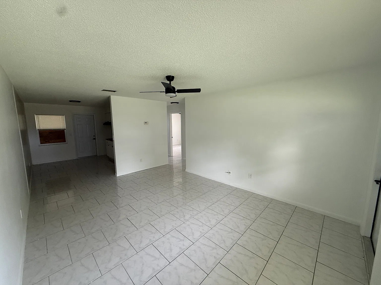 2 bed, 850 sqft, $1,550 — Photo 2