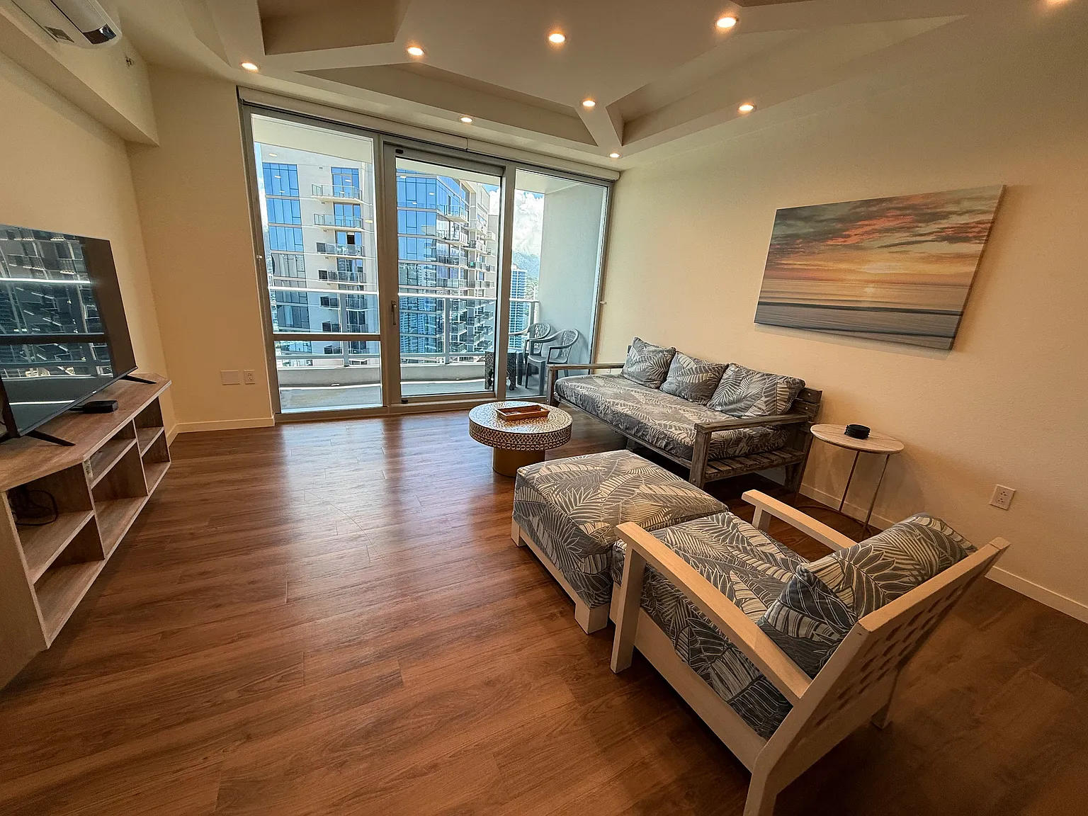 1 bed, 698 sqft, $3,300 — Photo 1
