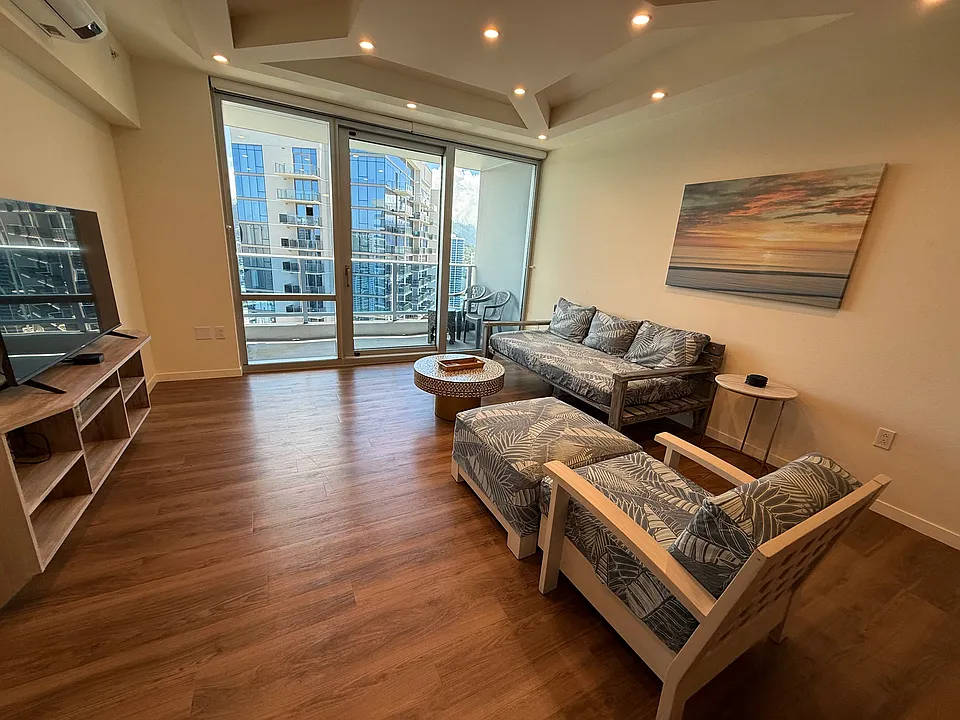 1391 Kapiolani Blvd #4005