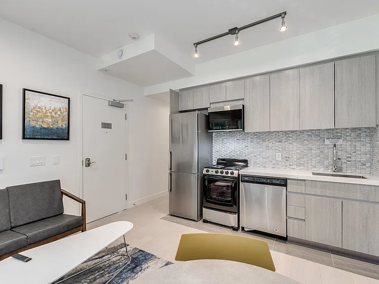 1431 Haro St #101 — Photo 15