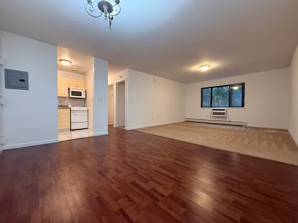 208 Undercliff Avenue image 2 of 9