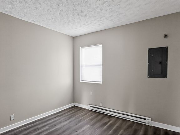 3rd image of 2707 Heatherlea Ct