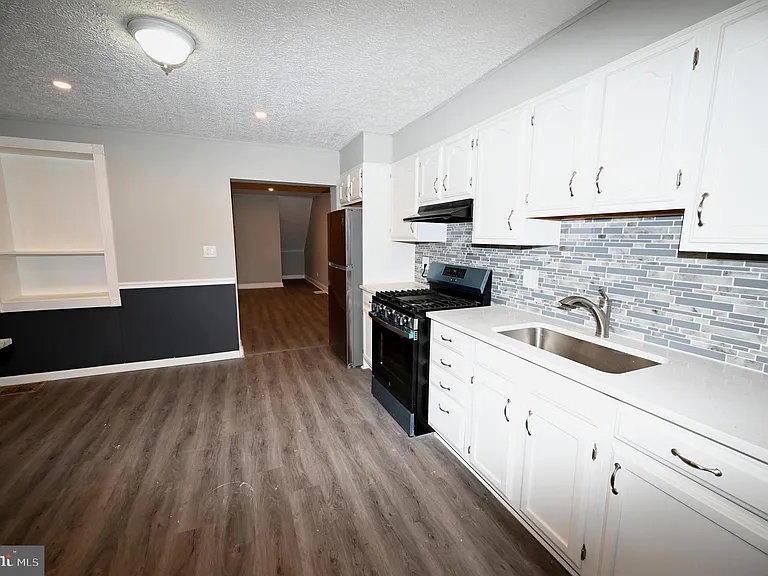 2952 Sollers Point Rd #B — Photo 30