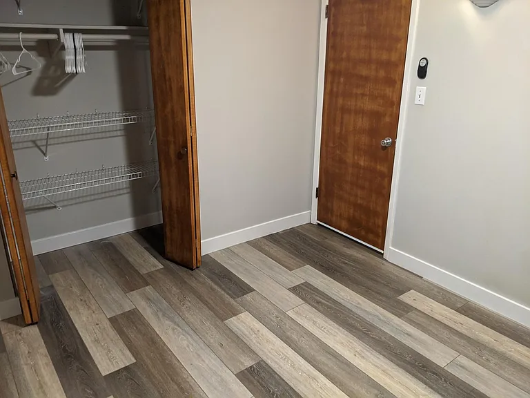 932 W Parkway Blvd — Photo 11
