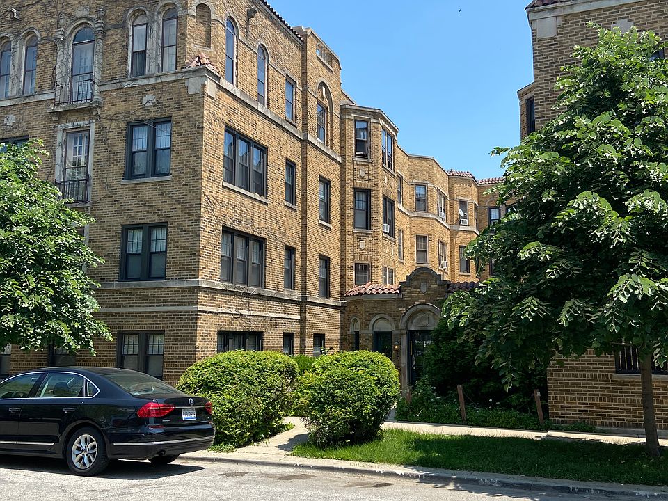 1st image of 4001 N Kildare Ave APT 310