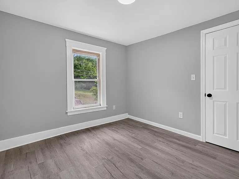 303 W Main St #3 — Photo 12