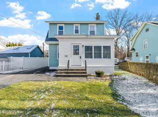 1170 Regent St, Niskayuna, NY 12309