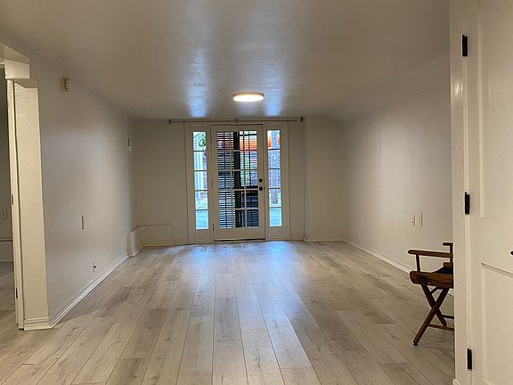 3rd image of 4534A Toulouse St