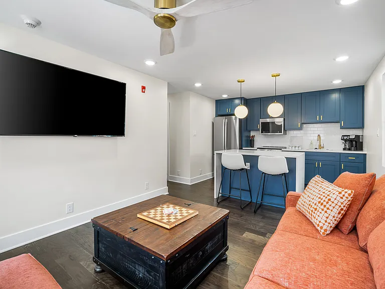 1059 Asbury Ave #2 — Photo 9