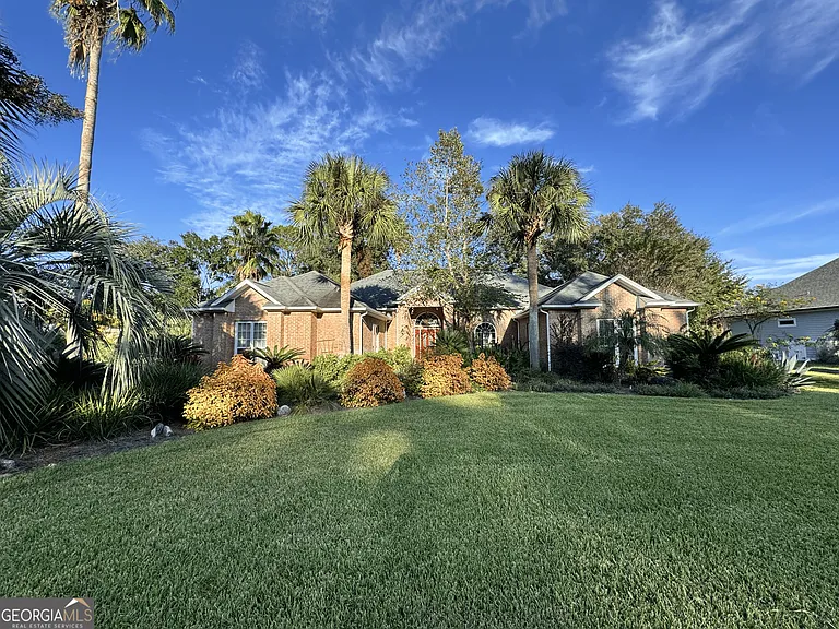 535 Cardinal Cir E — Photo 1