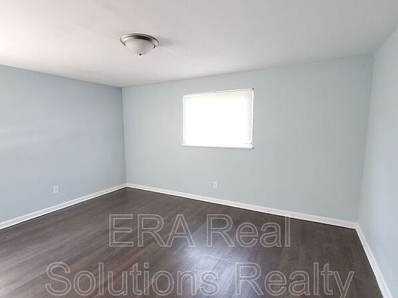 2nd image of 426 S Napoleon Ave