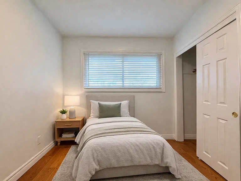 90 Rochelle Dr — Photo 9