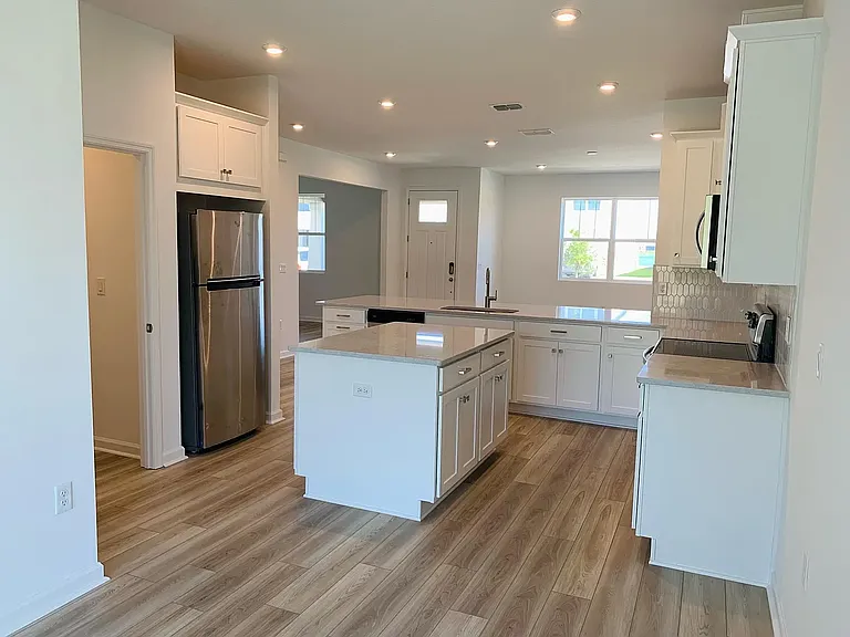 11834 Sunsail Ave — Photo 2