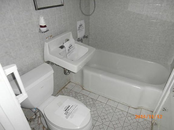 3rd image of 3811 N Farwell Ave