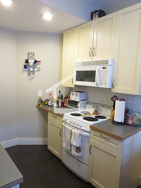 2nd image of 11 Gorham St APT 09