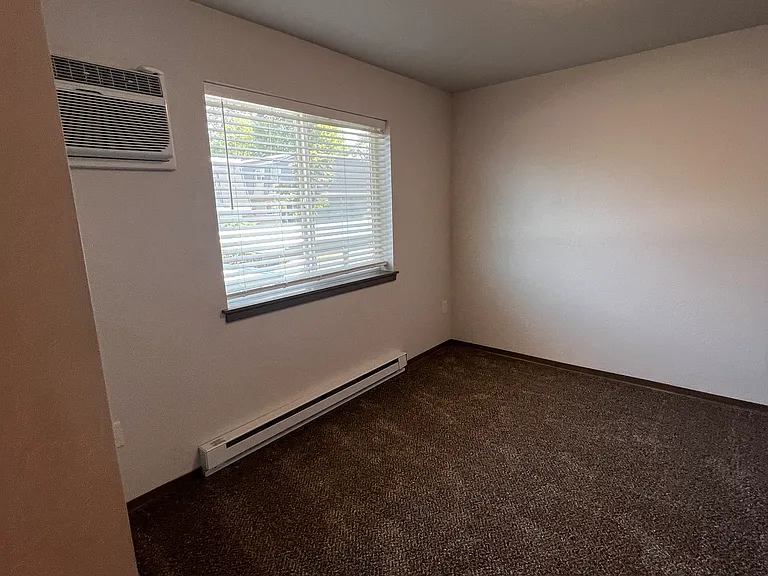 2727 E 35th Ave #C1 — Photo 5