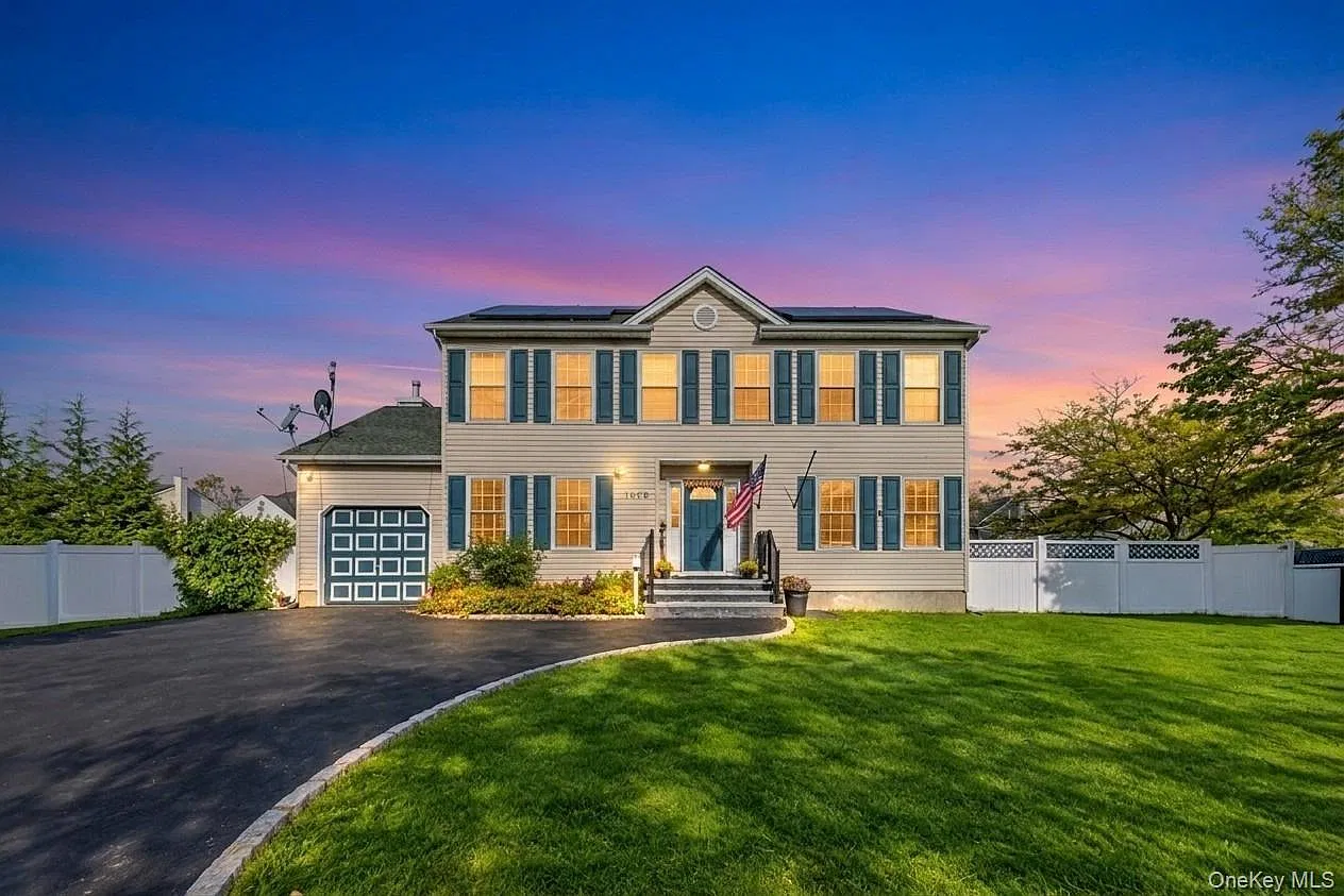 5 bed, 2.5 bath, 2161 sqft, $5,000 — Photo 2