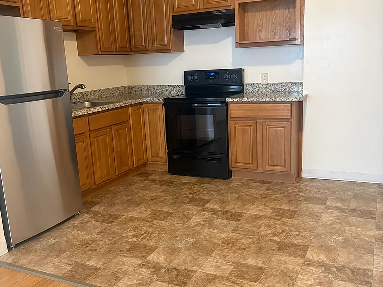 667 Villa St #4 — Photo 12