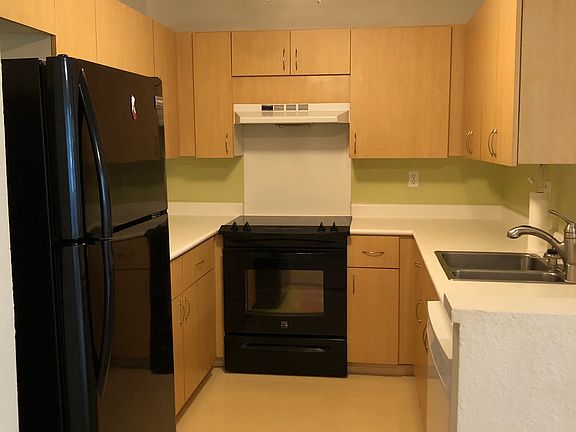 3rd image of 306 Mananai Pl