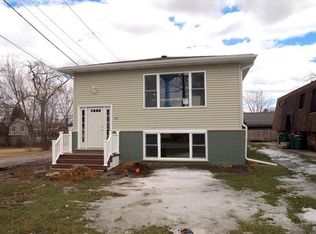 301 Washington St #1, Ingleside, IL 60041