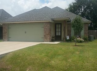 218 Milton Estates Ln, Youngsville, LA 70592