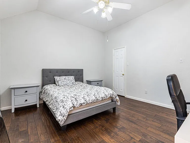 608 Laura Ln — Photo 15